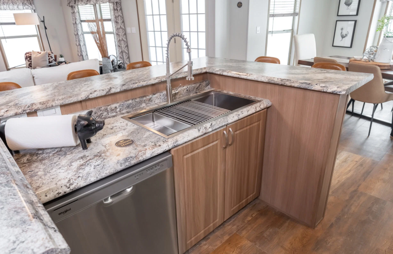Kitchen Sink & Appliances